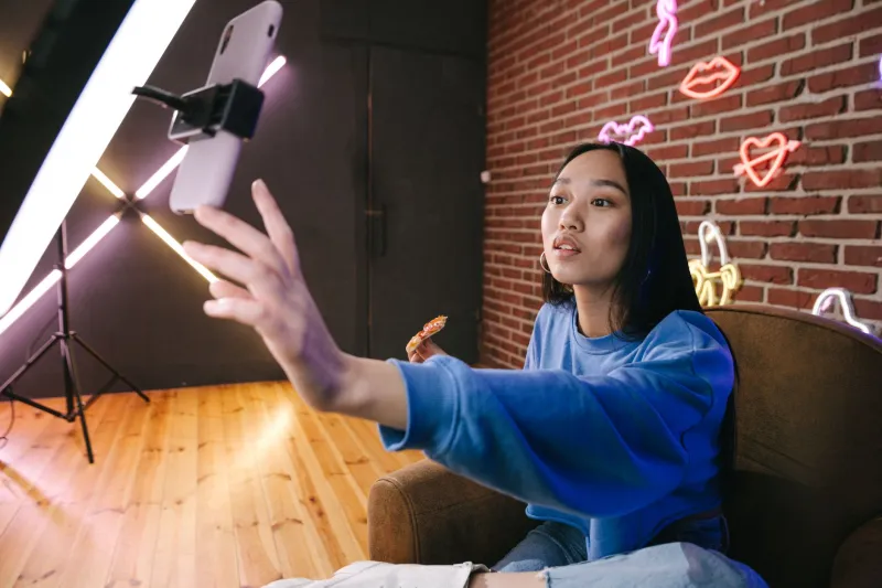 El drama de siempre, el scroll de ahora: cómo Gen Z redescubrió la telenovela sin encender el televisor